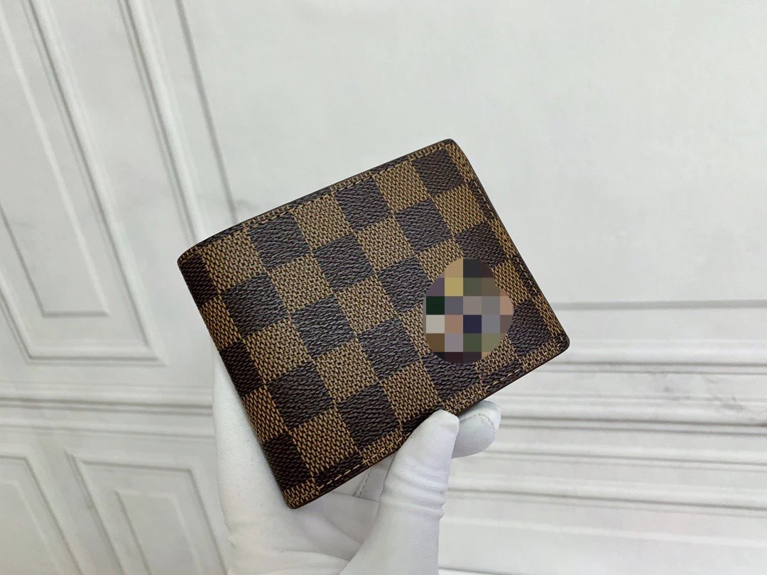 ,,LV" Wallet