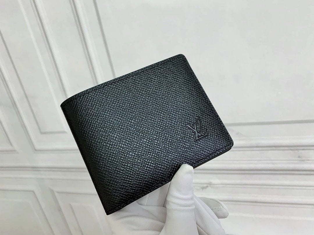 ,,LV" Wallet