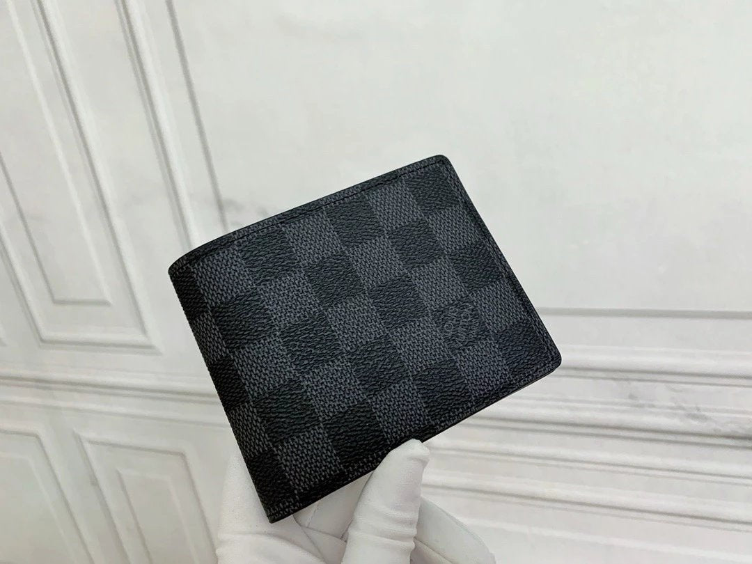 ,,LV" Wallet
